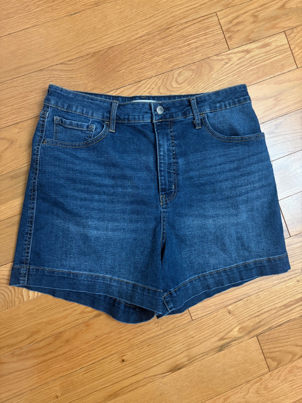 Rebecca Minkoff Mid-Rise Blue Denim Shorts - Picture 9 of 11